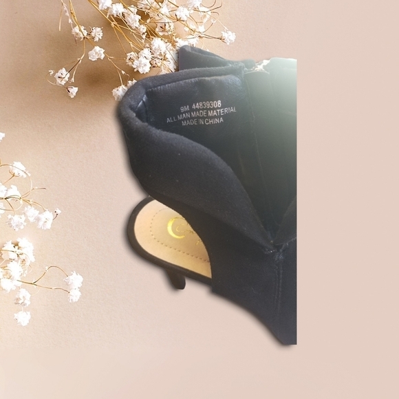 BLACK Open Toe Heels - Picture 10 of 10